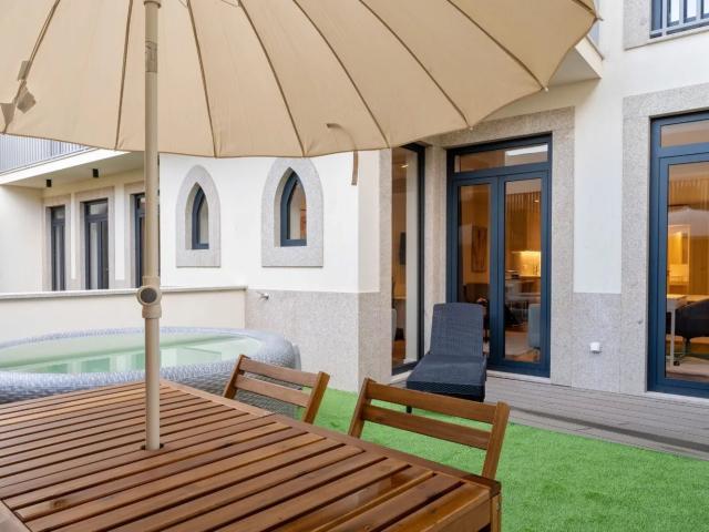 T2 LUXO EMPREENDIMENTO MARQUESA PALACE Junto à Ponte D. Luís I e à Estação de São Bento