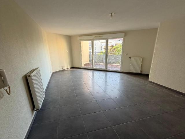 T2 LYON COURS LUMIERE 7, rue Saint Agnan 69008 LYON Clesev.