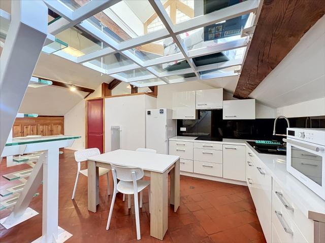 T2 – MEUBLE – 44M2 – MEZZANINE – 69001 – LYON
