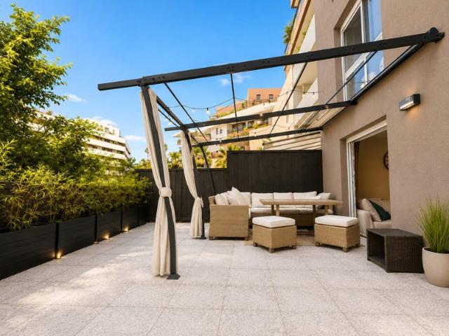T2 meublé avec terrasse et parking – Port Marianne Montpell