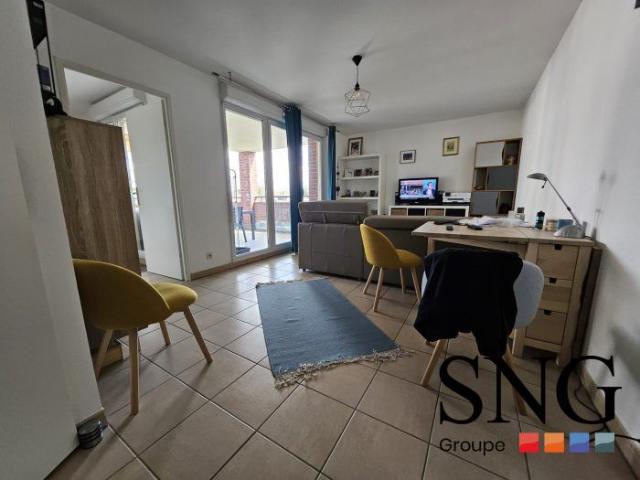 T2 MEUBLE AVEC TERRASSE ET PARKING