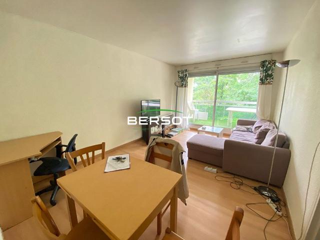 T2 meublé avec balcon et garage La Bouloie