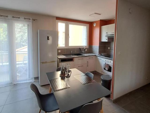 T2 meublé avec balcon et garage Le Puy