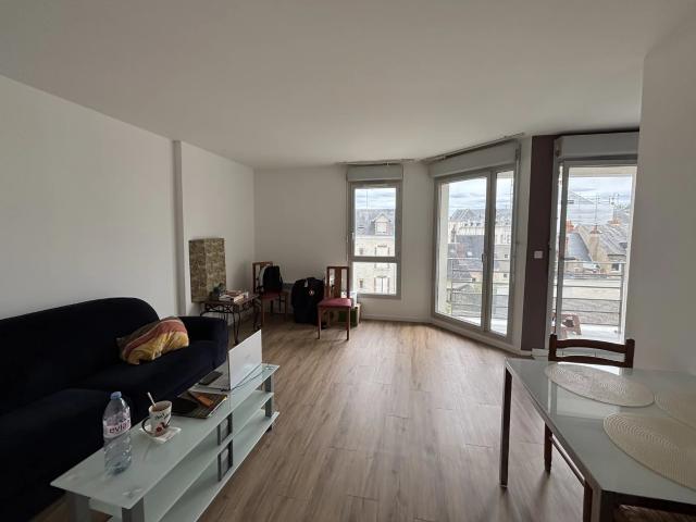 T2 meublé avec balcon et parking