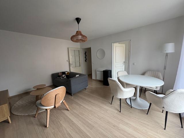 T2 meublé avec balcon et parking VIEUX LILLE