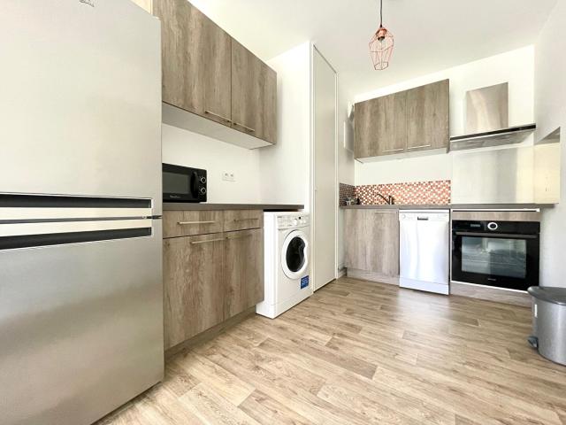 T2 MEUBLÉ BOULEVARD GAMBETTA 45.11 m²