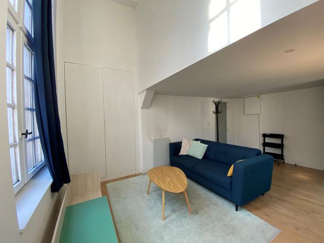T2 meublé duplex 51 m2 Vieux Lille Lumineux et spacieux