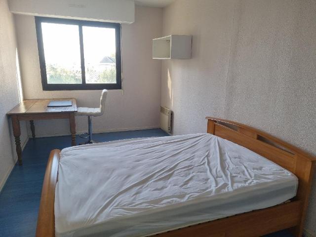 T2 meuble secteur Pellgrin proche commodites