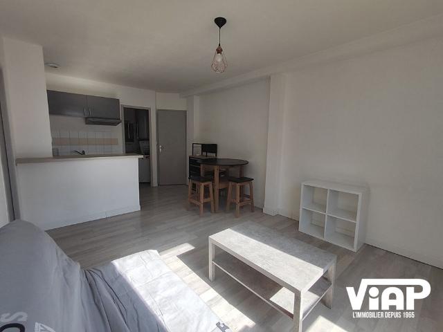 T2 MEUBLE PLACE JOURDAN