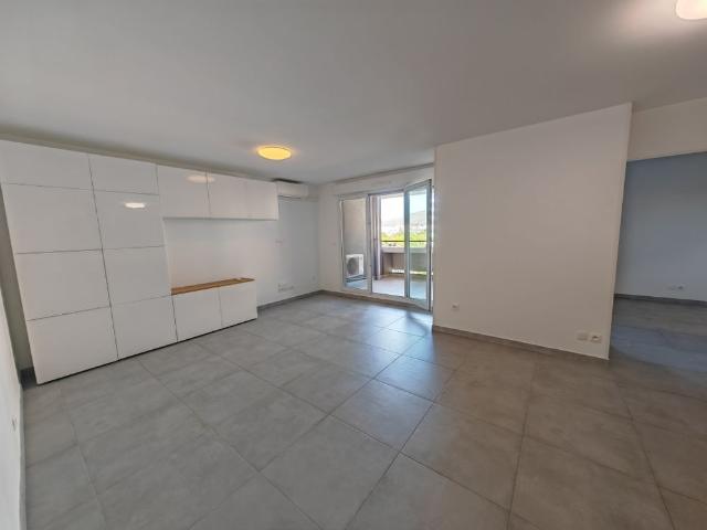 T2 meublé premium – Terrasse, box fermé, climatisation – DPE B – Marseille 8e Cantini