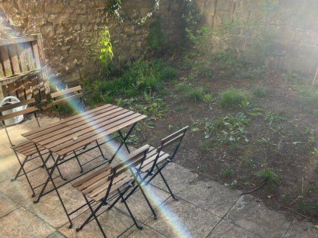 T2 meublé proche garé avec jardin