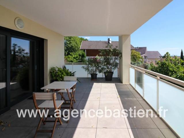 T2 MEUBLE RESIDENCE RECENTE AVEC GRANDE TERRASSE AU CALME