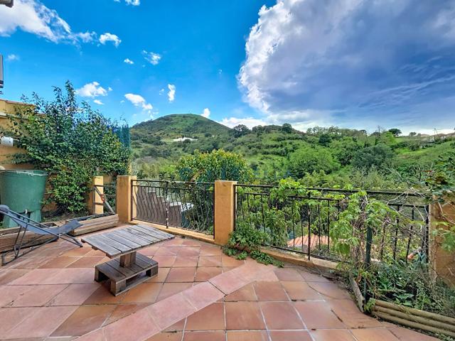 T2 Meublée en bas de villa avec vue dégagée
