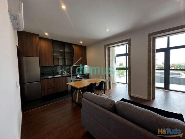 T2 Mobilado no 1º Andar | Praça da Alegria, Porto | 26064087473