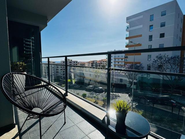 T2 Moderno Ajuda – Funchal Vista Mar e Montanha