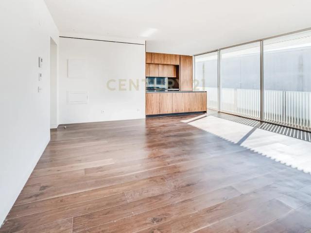 T2 na Villa dos Coches com 2 suítes e Garagem, em Belém, Lisboa