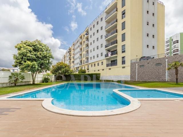 T2 na Amora em Condomínio Fechado com Piscina