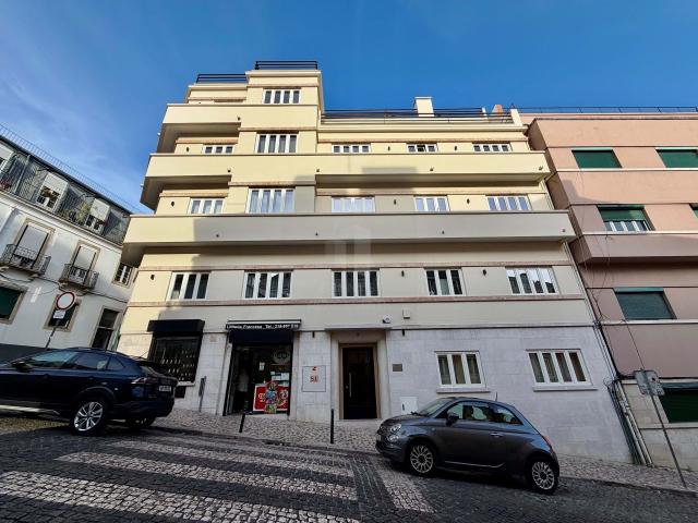 T2 Novo a Estrear com Terraço e Estacionamento | Centro de Lisboa