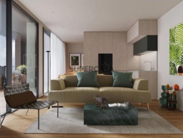 T2 Novo c/ Varanda em Santa Marinha Empreendimento Prestige