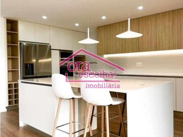 T2 + 1 DUPLEX NOVO com Sute, 2 Terraos, Garagem e Sto nas Paiva.
