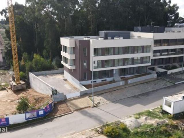 T2 Novo ltimo Piso c/ Varanda e Lugar de Garagem em Avintes