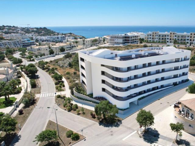 T2 NOVOS, 300m a pé da 'Praia Porto de Mós', Ginásio, Piscin. 98m² São Gonçalo de Lagos