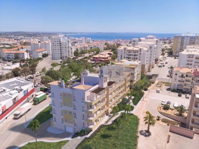 T2, NOVOS, Centro LAGOS ALGARVE, c/ PISCINA e Estacionamento 2 minutos PRAIAS!