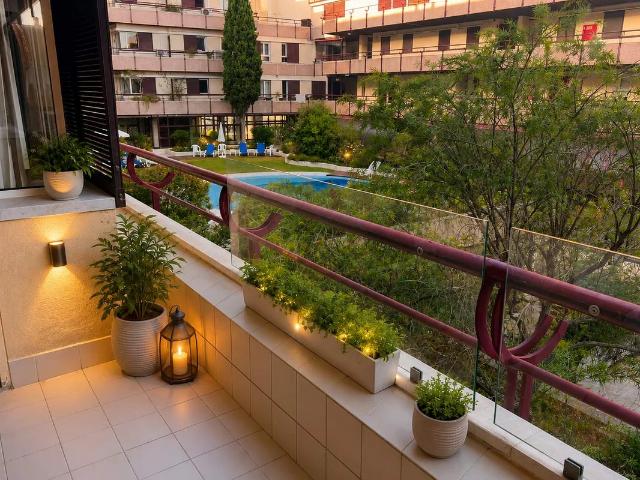 Apartamento T2 com garagem no condomínio Estoril Garden, Estoril