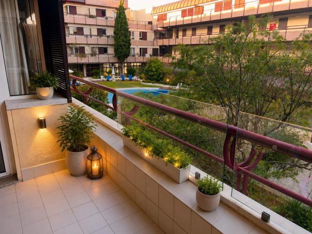 Apartamento T2 com garagem no condomínio Estoril Garden, Estoril