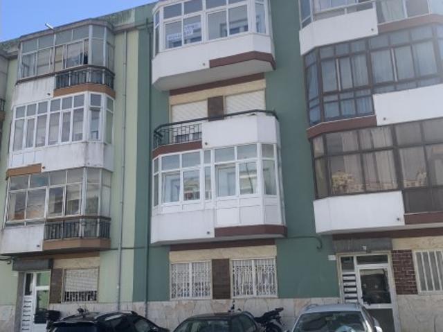 T2 para Venda nas Mercês, semi equipado, bem localizado