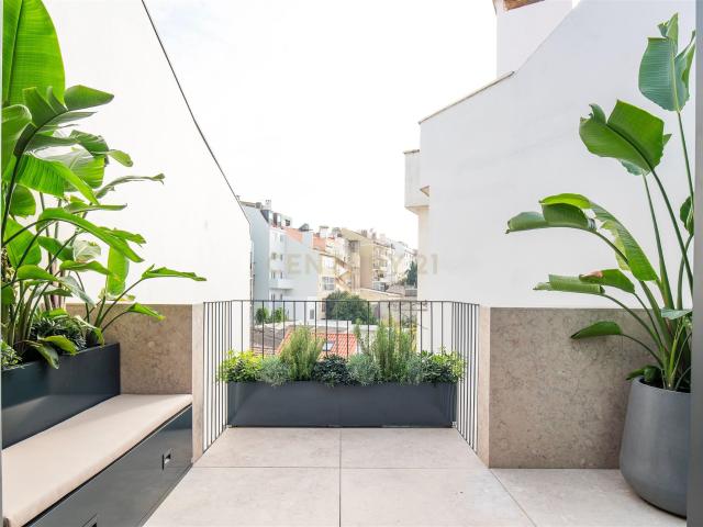 T2 Penthouse Terraço e Varanda The Artt Lisbon Boutique Apar. 85m² Campolide