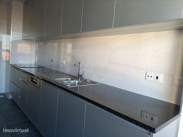 T2 Porto Rotunda da Boavista * Novo * Lugar de Garagem e Varanda