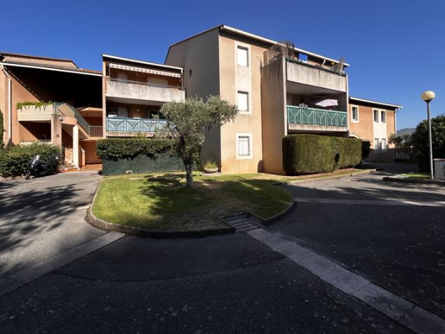 T2 proche Village Terrasse Parking 13190 Allauch