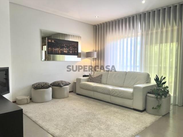 T2 Pronto a Habitar | Garagem Fechada | Centro de São João da Madeira