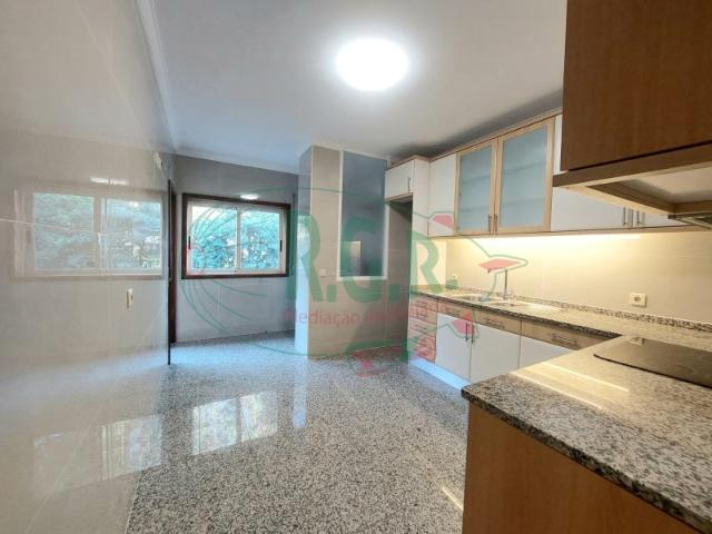 T2 PRONTO A HABITAR | Suite | Garagem Fechada