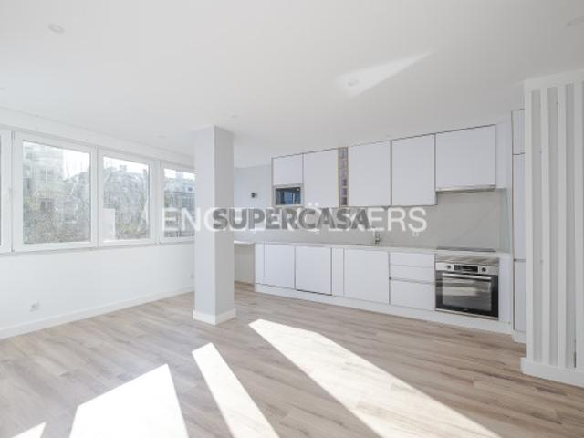 T2 Remodelado com 83 m2 no Lumiar