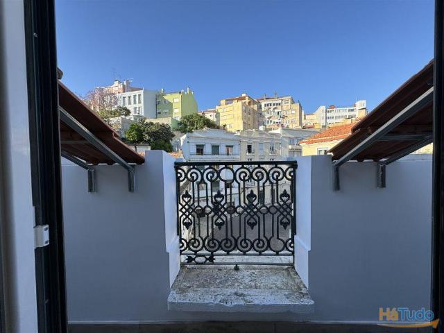 T2 Remodelado com Vista Rio na Graça ? Viva Lisboa com Charme! | 26064083548