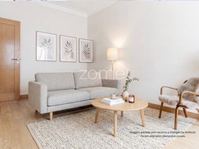T2 Remodelado, Pronto a Habitar na Venteira, Amadora
