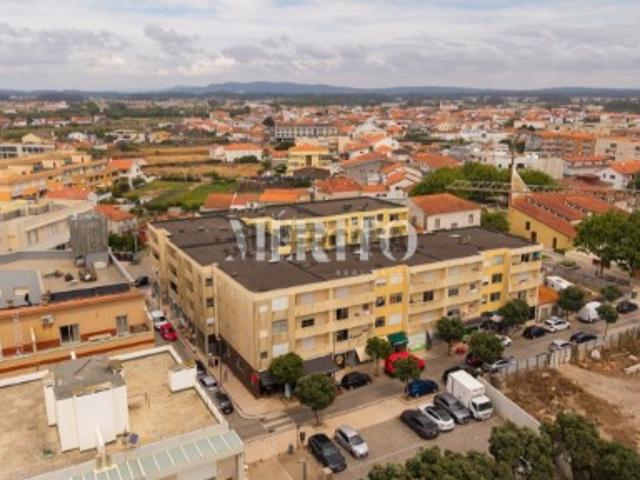 T2 Renovado a 50 Metros da Praia da Apúlia Conforto, Localização e Qualidade de Vida