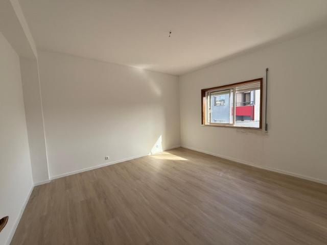 T2 Renovado com Lugar de Garagem | Baguim do Monte