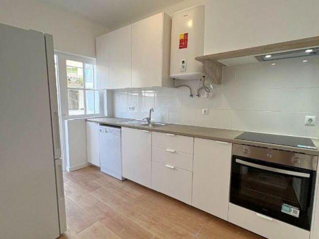 T2 Renovado com Terraço | Torre da Marinha Arrentela | 26054086078
