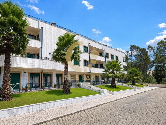 T2 Renovado com Terraço Privativo e Garagem – Fiães | Santa Maria da Feira