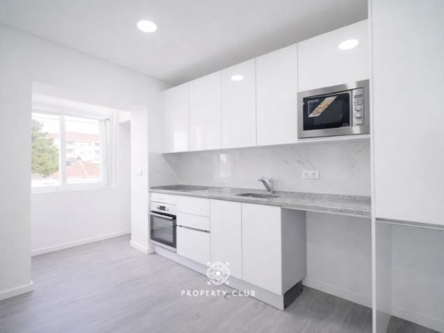 T2 renovado na Baixa da Banheira