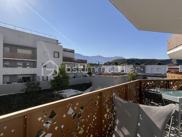 Coup de coeur, T2 de 43 m2 avec place de parking en sous sol