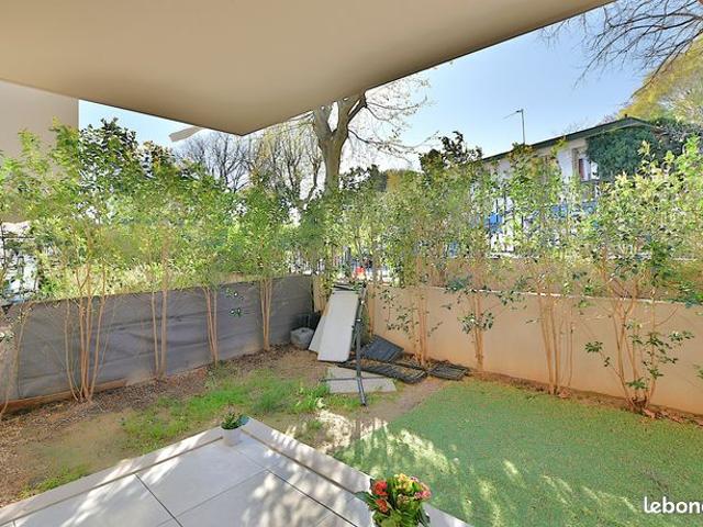 T2 rez de jardin + parking toulon est