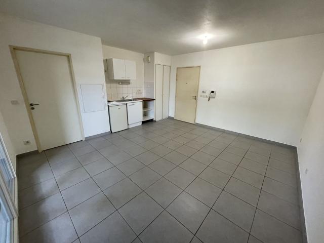 T2 REZ DE JARDIN PARKING + TERRASSE ST ASSISCLE