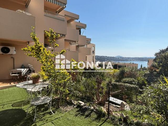 T2 rez de jardin vue mer
