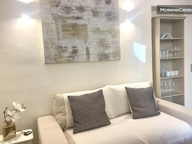 T2 Rue Meynadier* 350m Palais !