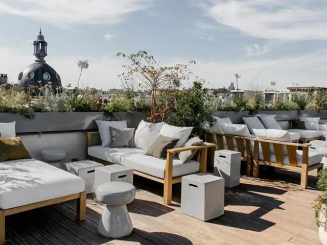T2 SUD EST OUEST EN ETAGE AVEC 44M2 DE TERRASSE ET PARKING EN SS