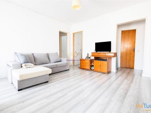 T3+1 Santo António dos Cavaleiros | 26064087494